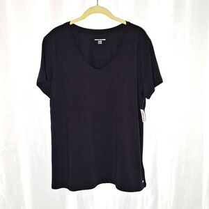 Amazon essentials V neck top